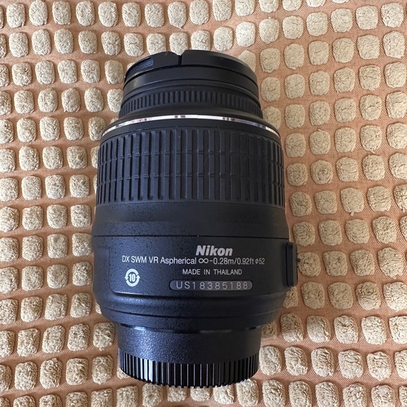 Nikon AF-S Nikkor 18-55mm 1:3.5-5.6 G - Picture 2 of 8